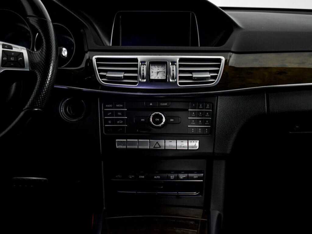 Mercedes-Benz E-Класс с пробегом — 2015 год. Фото: #14