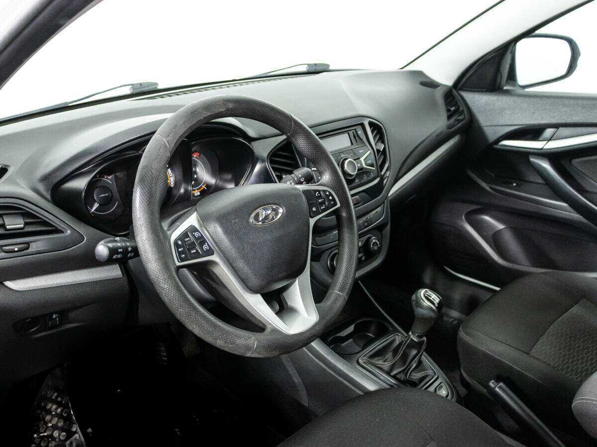 Lada (ВАЗ) Vesta с пробегом — 2017 год. Фото: #10