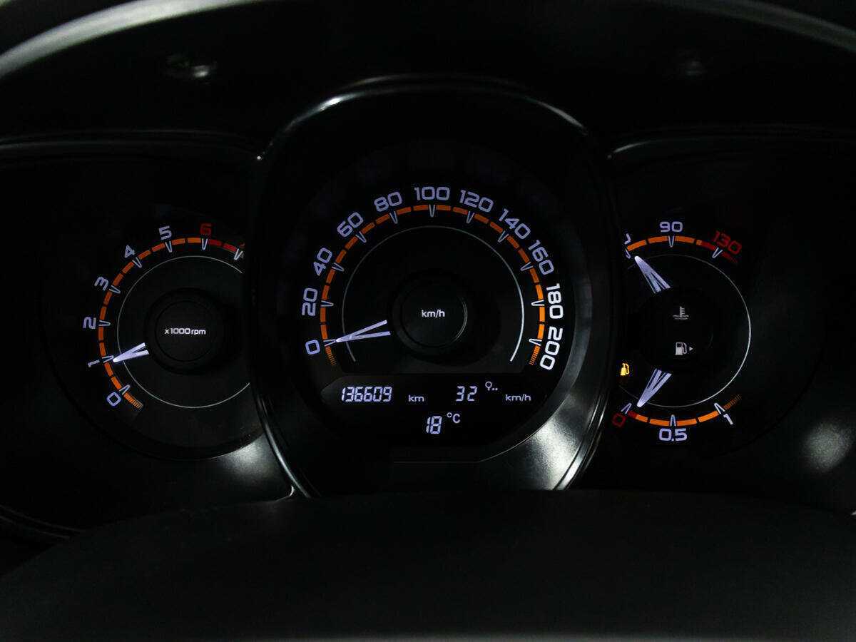 Lada (ВАЗ) Vesta с пробегом — 2017 год. Фото: #11