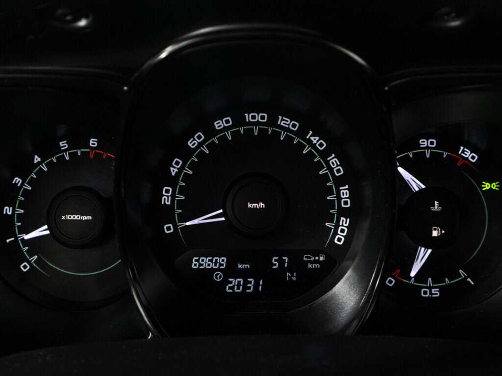 Lada (ВАЗ) Vesta с пробегом — 2017 год. Фото: #11