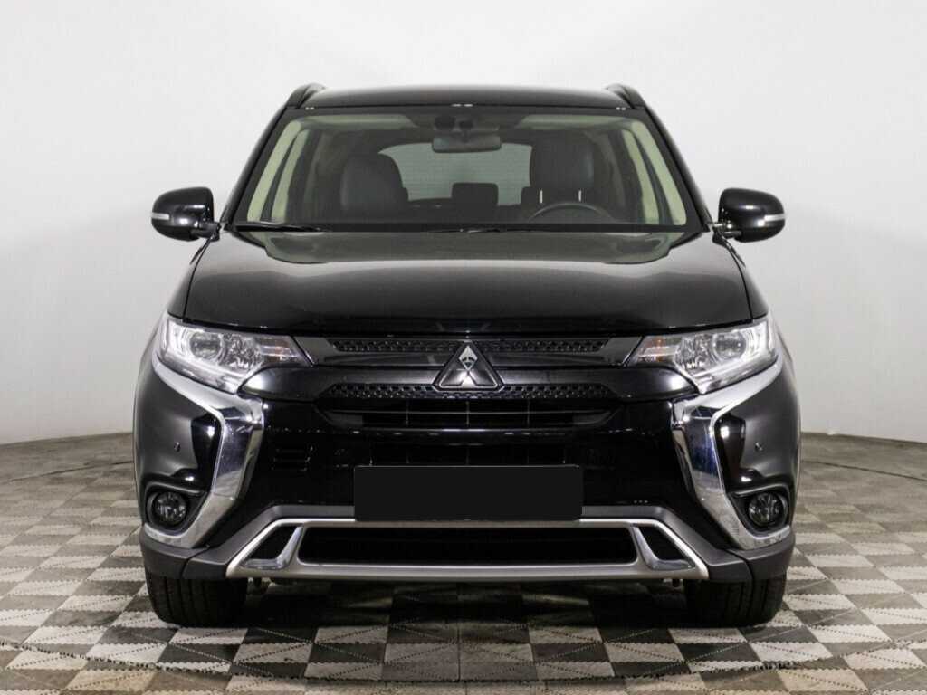 Mitsubishi Outlander с пробегом — 2021 год. Фото: #1