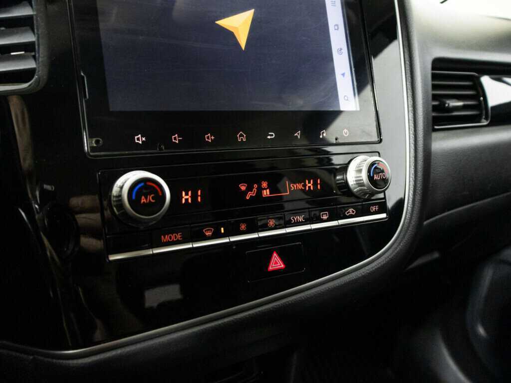 Mitsubishi Outlander с пробегом — 2021 год. Фото: #17