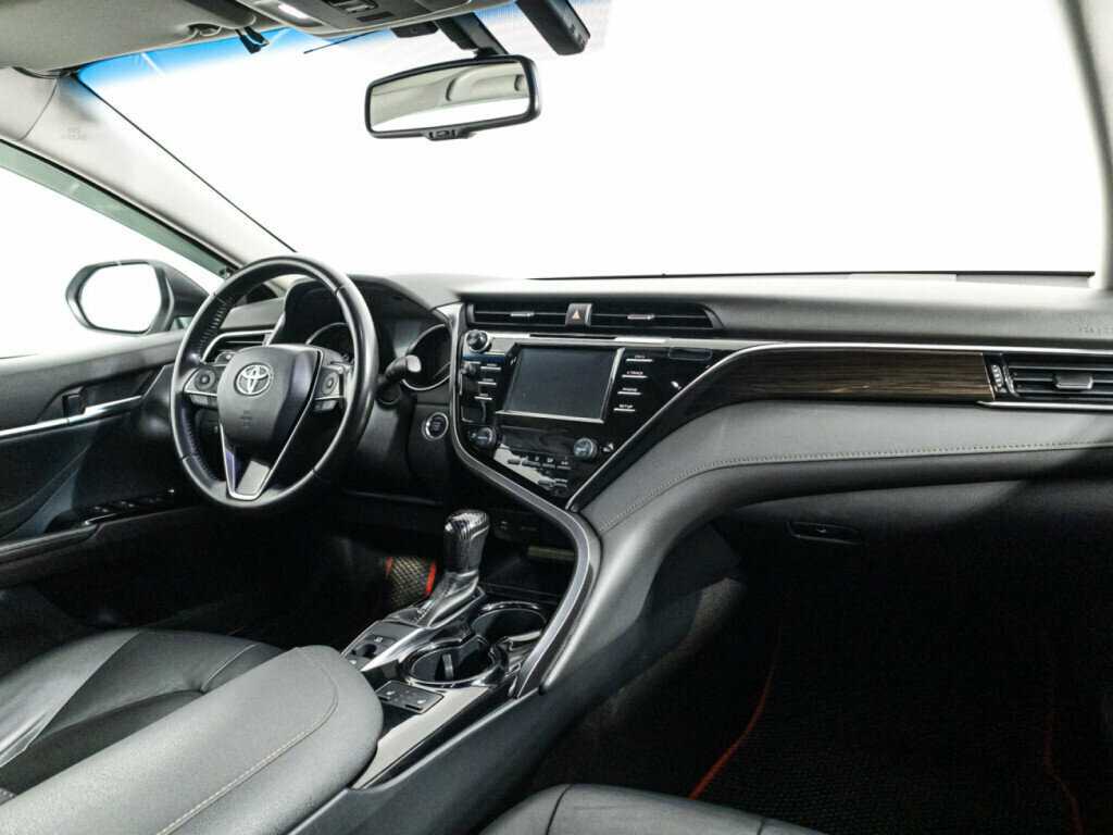 Toyota Camry с пробегом — 2020 год. Фото: #8