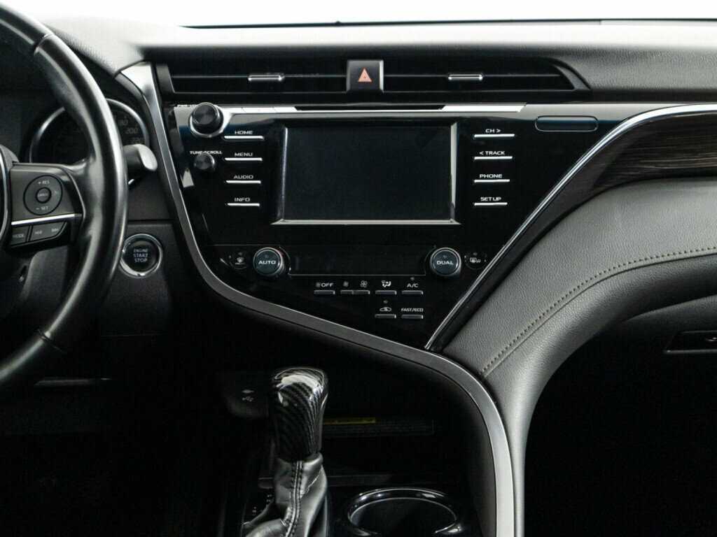 Toyota Camry с пробегом — 2020 год. Фото: #13