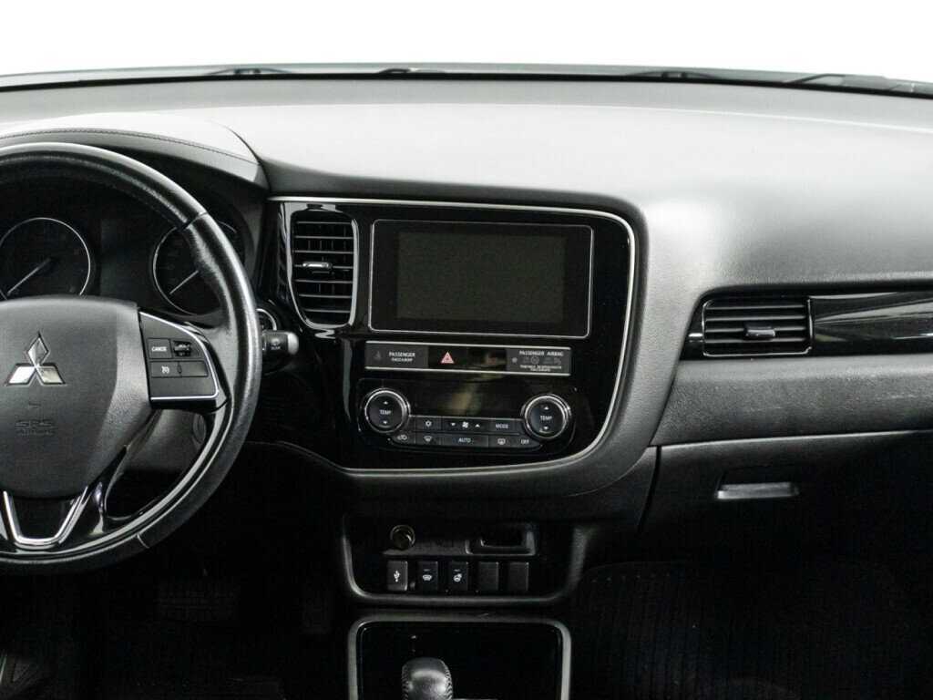 Mitsubishi Outlander с пробегом — 2020 год. Фото: #13