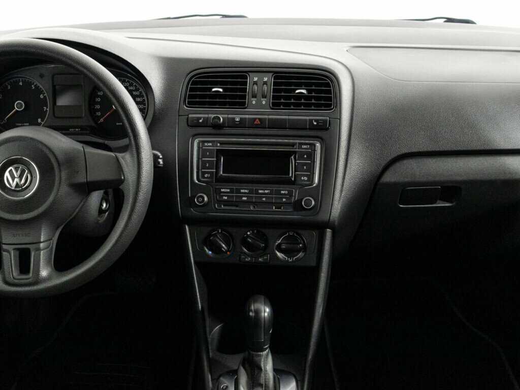 Volkswagen Polo с пробегом — 2013 год. Фото: #13