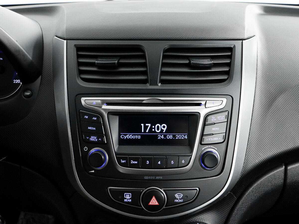 Hyundai Solaris с пробегом — 2016 год. Фото: #12