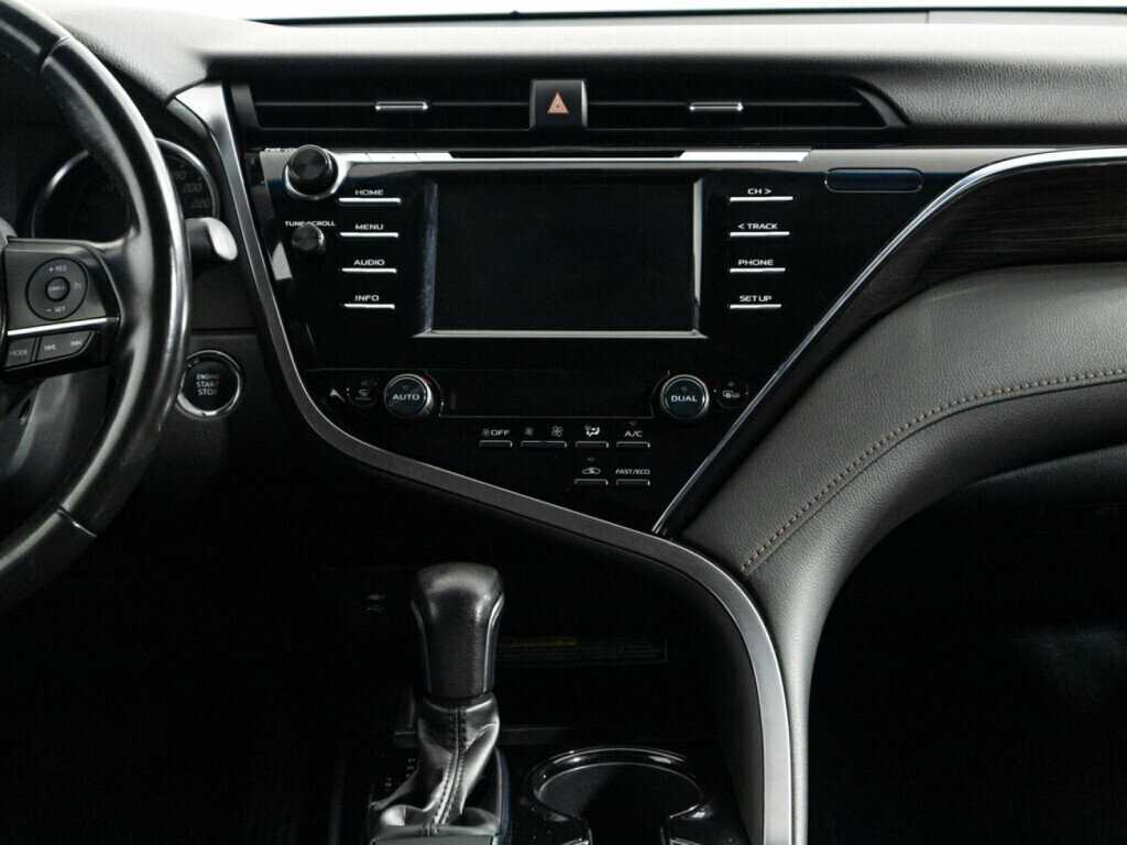 Toyota Camry с пробегом — 2019 год. Фото: #13