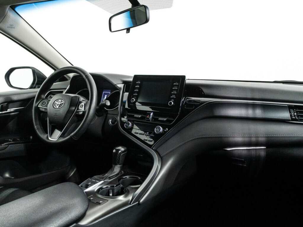 Toyota Camry с пробегом — 2021 год. Фото: #7