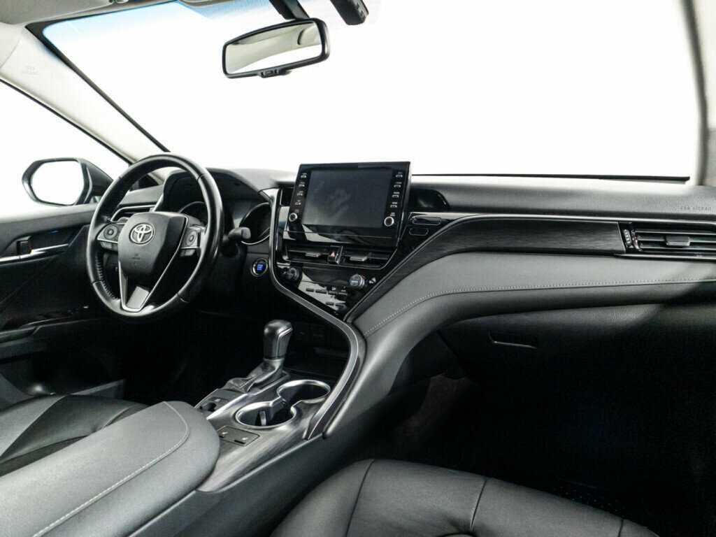 Toyota Camry с пробегом — 2021 год. Фото: #8