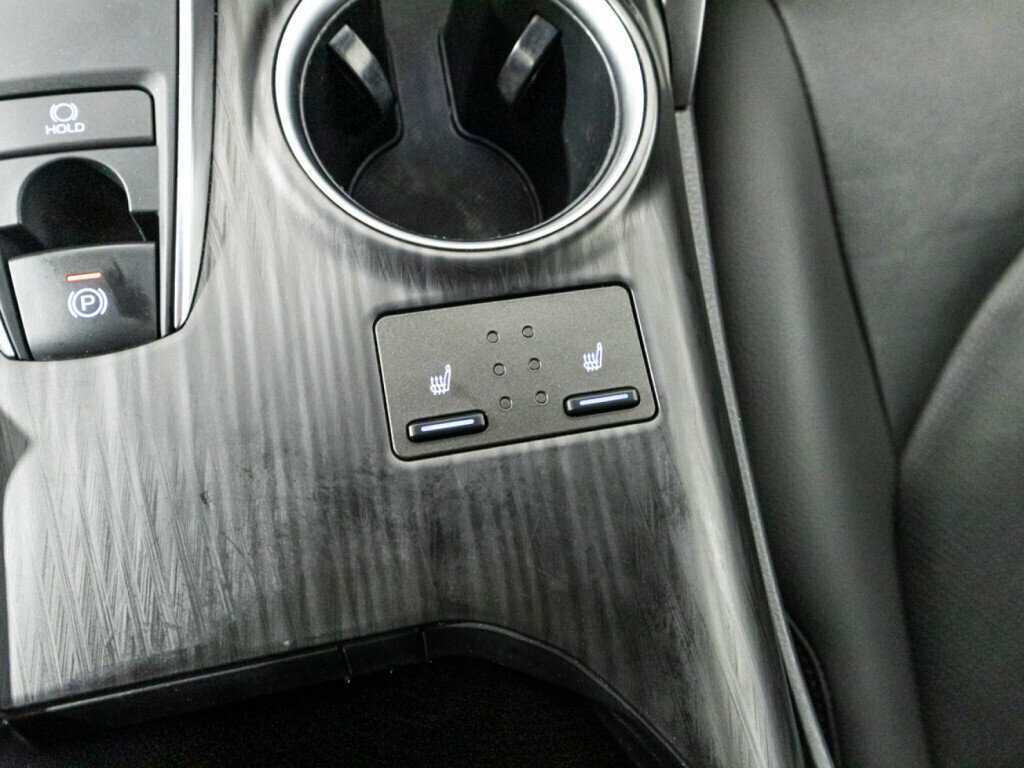 Toyota Camry с пробегом — 2021 год. Фото: #16