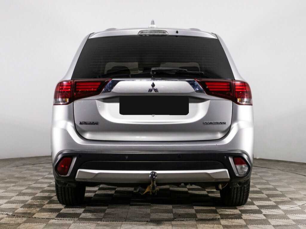 Mitsubishi Outlander с пробегом — 2018 год. Фото: #4
