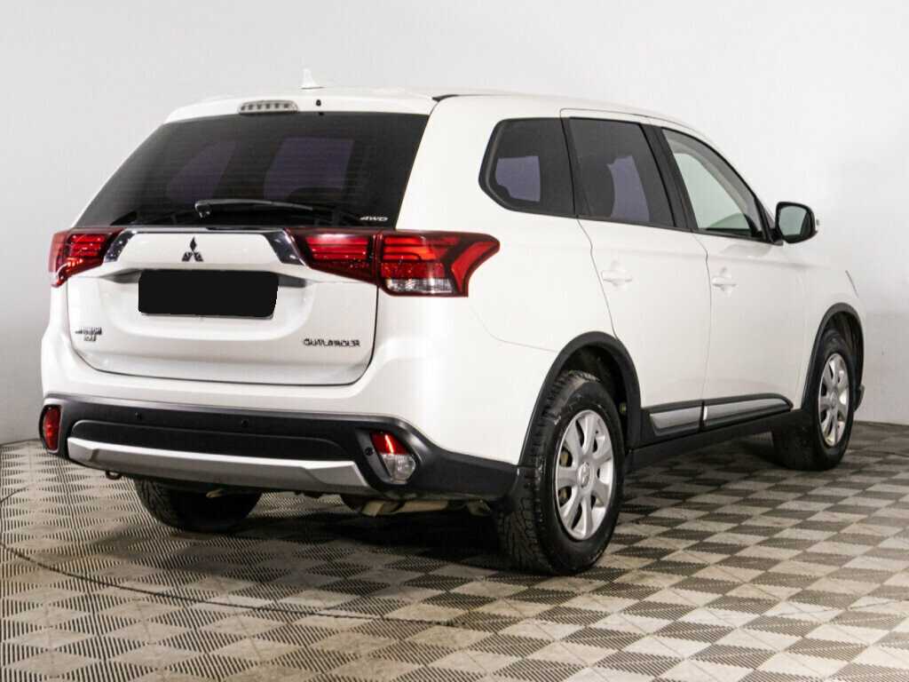 Mitsubishi Outlander с пробегом — 2018 год. Фото: #4