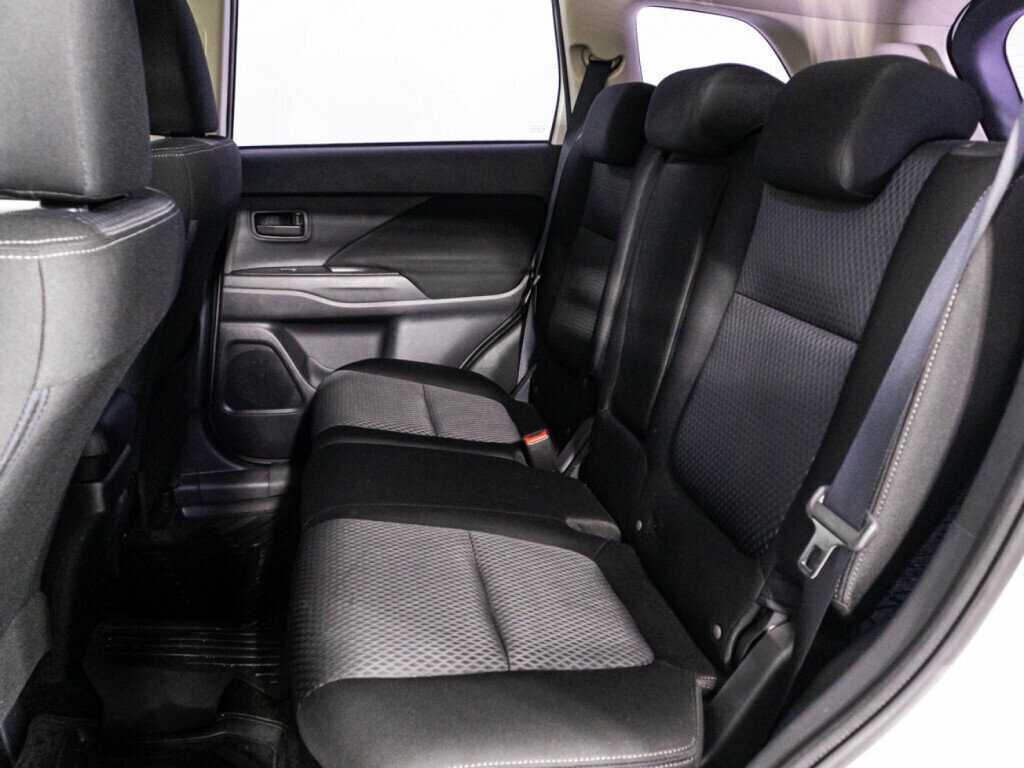 Mitsubishi Outlander с пробегом — 2018 год. Фото: #9