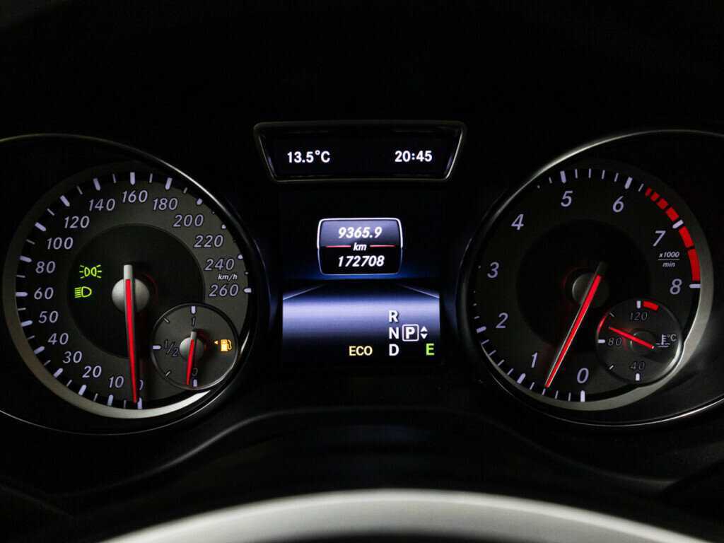 Mercedes-Benz CLA с пробегом — 2014 год. Фото: #11