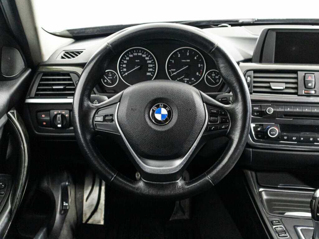 BMW 3 серии с пробегом — 2012 год. Фото: #15