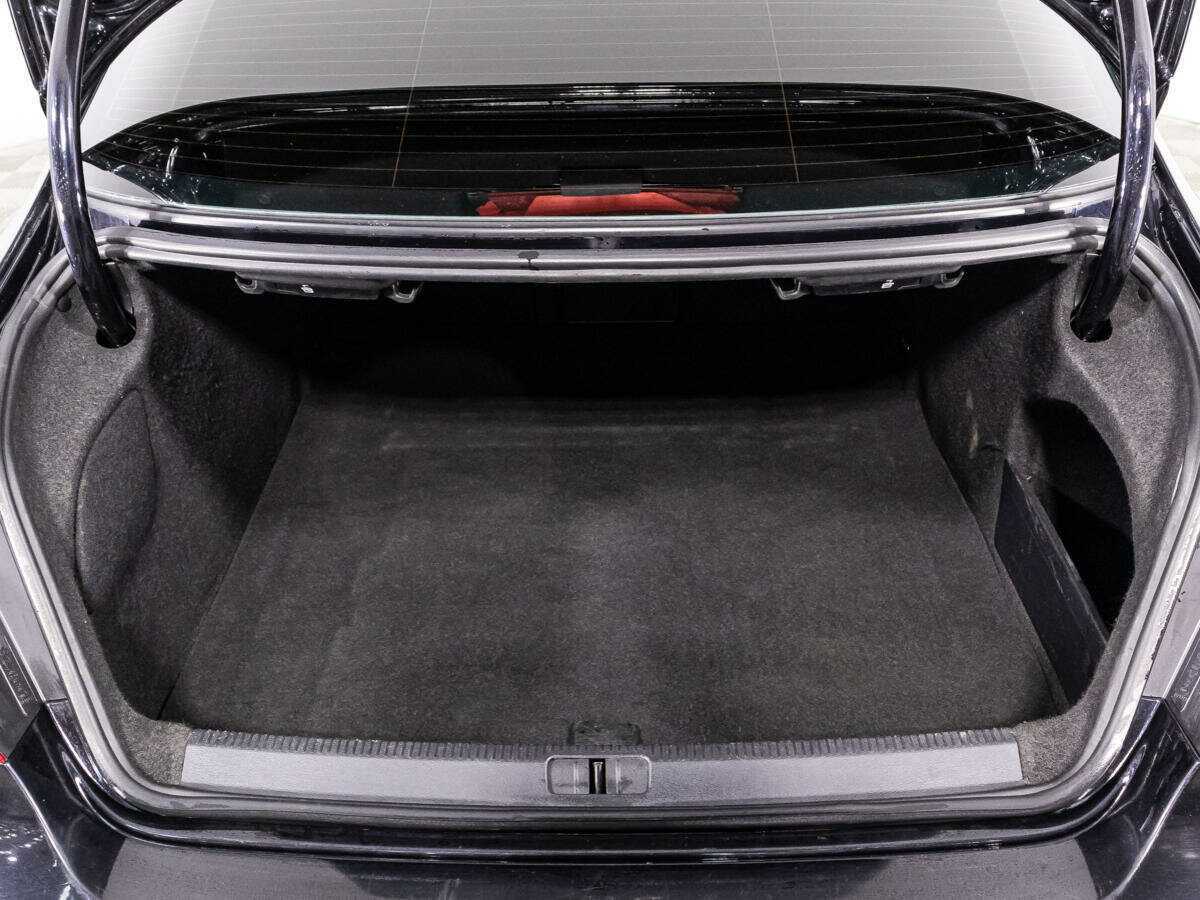 Volkswagen Passat CC с пробегом — 2013 год. Фото: #14