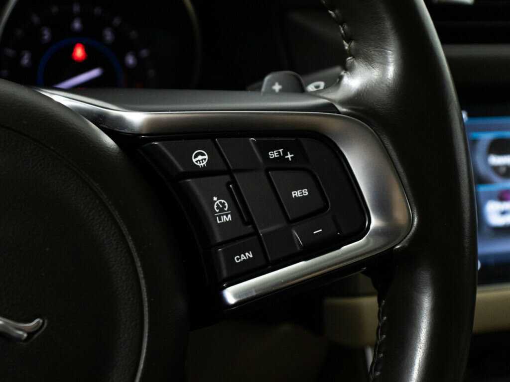 Jaguar XF с пробегом — 2017 год. Фото: #20