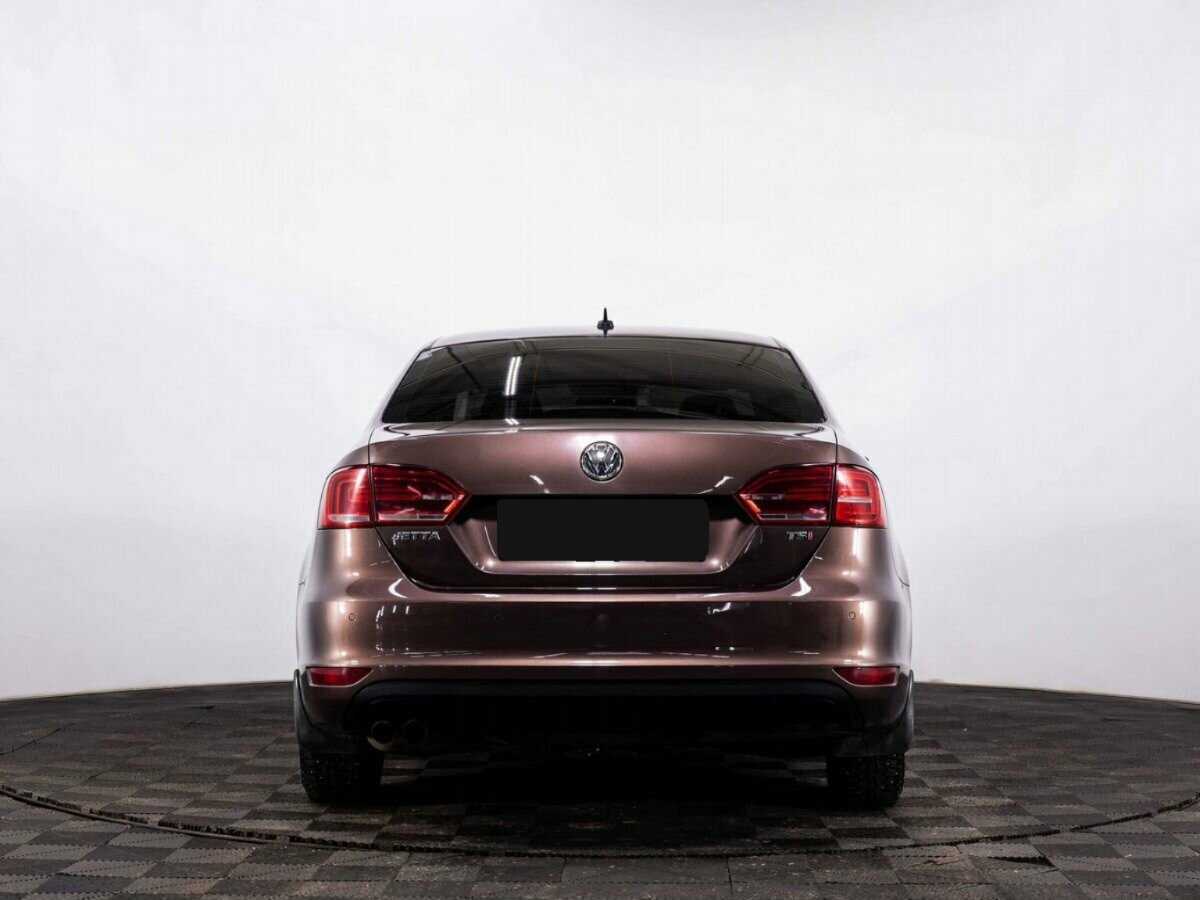 Volkswagen Jetta с пробегом — 2014 год. Фото: #4