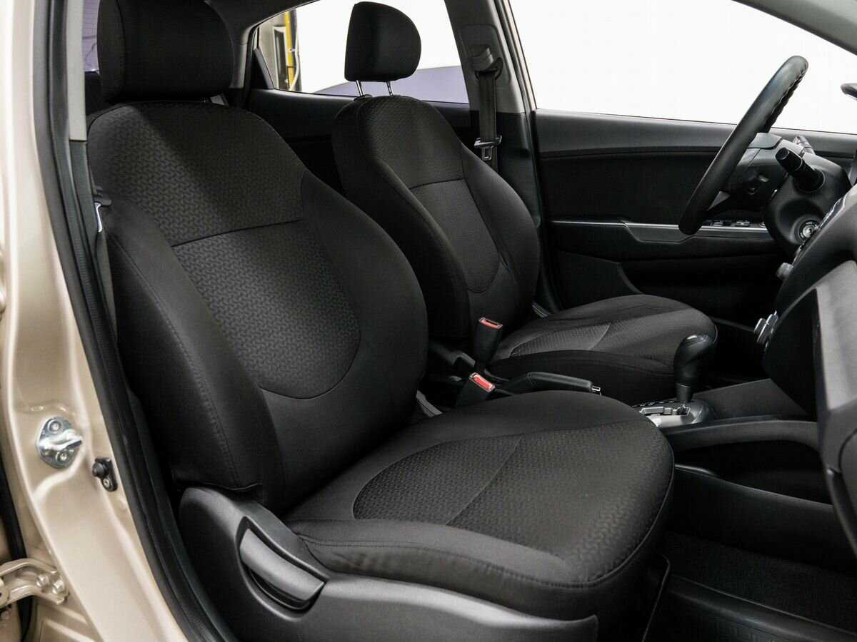 Kia Rio с пробегом — 2012 год. Фото: #7