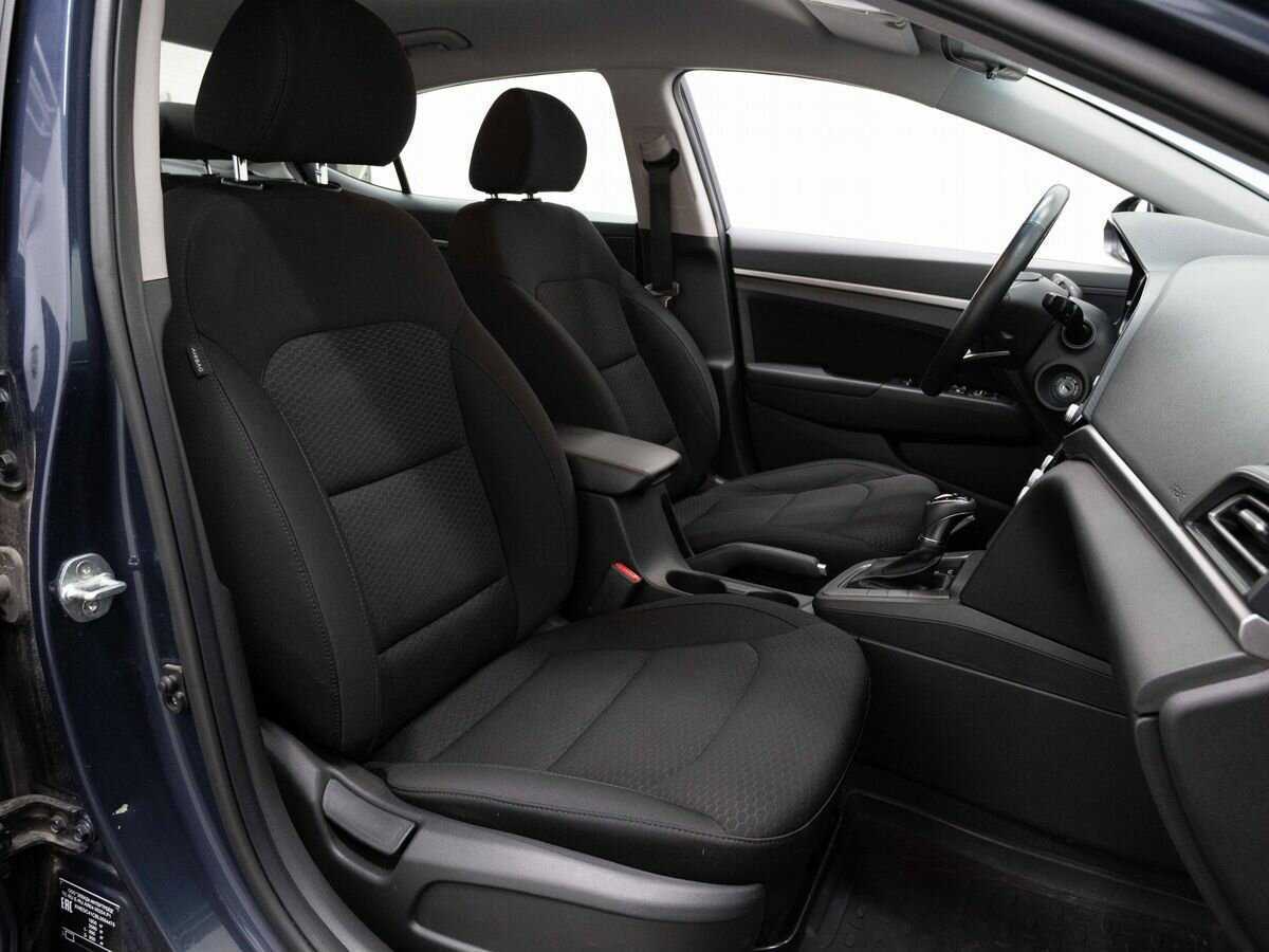 Hyundai Elantra с пробегом — 2020 год. Фото: #13