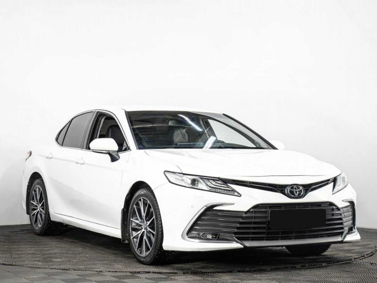 Toyota Camry с пробегом — 2022 год. Фото: #2