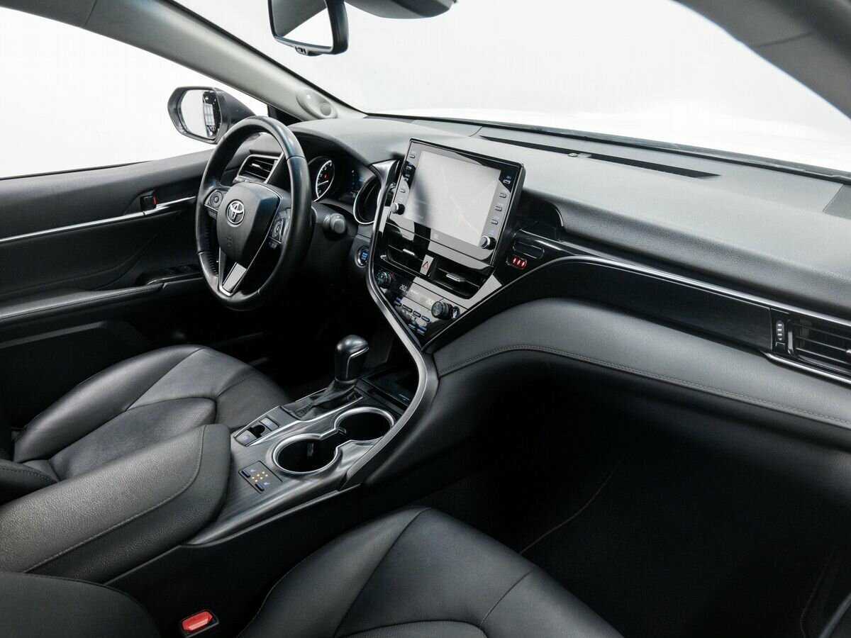 Toyota Camry с пробегом — 2022 год. Фото: #7
