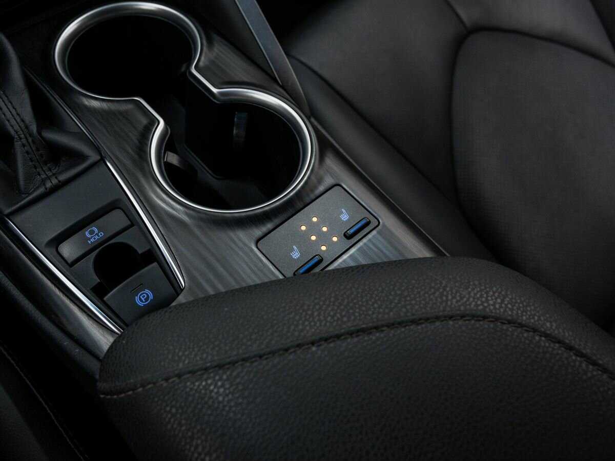 Toyota Camry с пробегом — 2022 год. Фото: #18