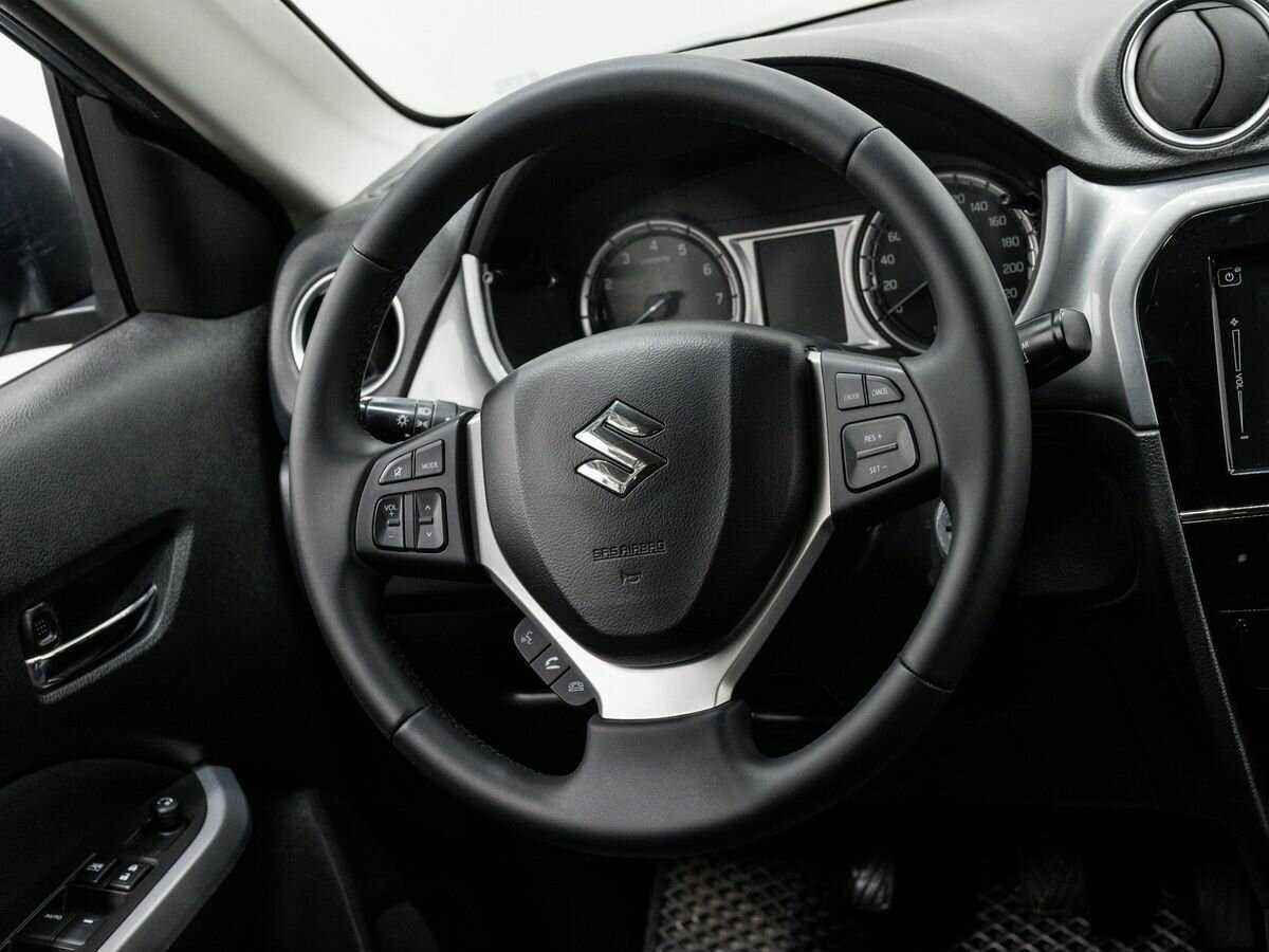 Suzuki Vitara с пробегом — 2015 год. Фото: #11