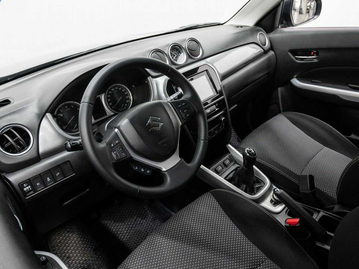 Suzuki Vitara с пробегом — 2015 год. Фото: #13