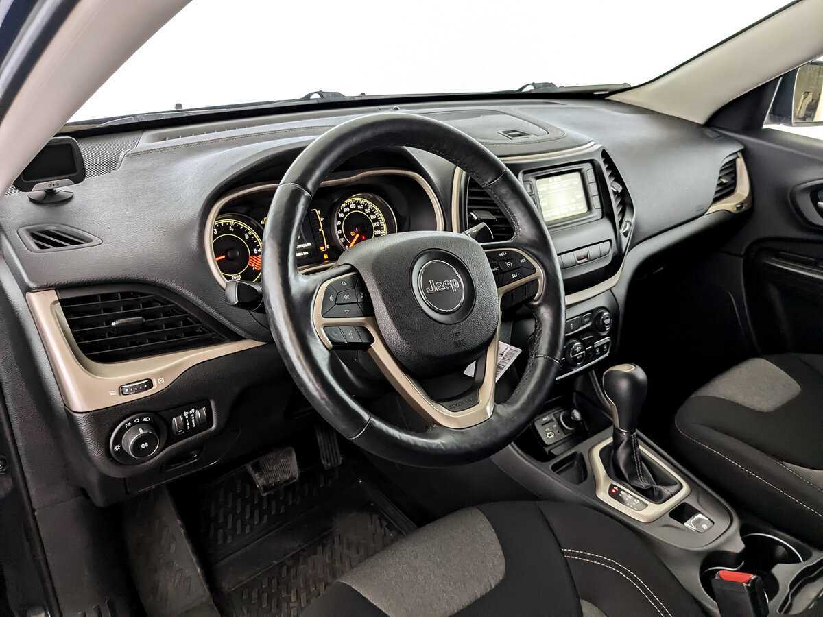 Jeep Cherokee с пробегом — 2014 год. Фото: #15
