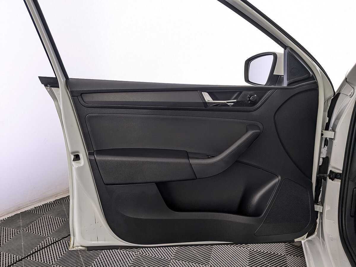 Skoda Rapid с пробегом — 2019 год. Фото: #15
