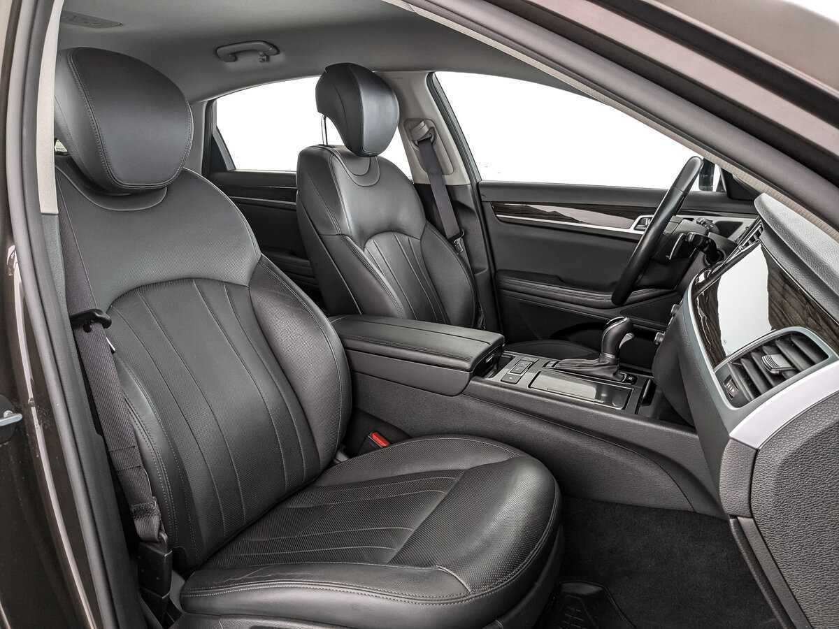 Hyundai Genesis с пробегом — 2015 год. Фото: #22