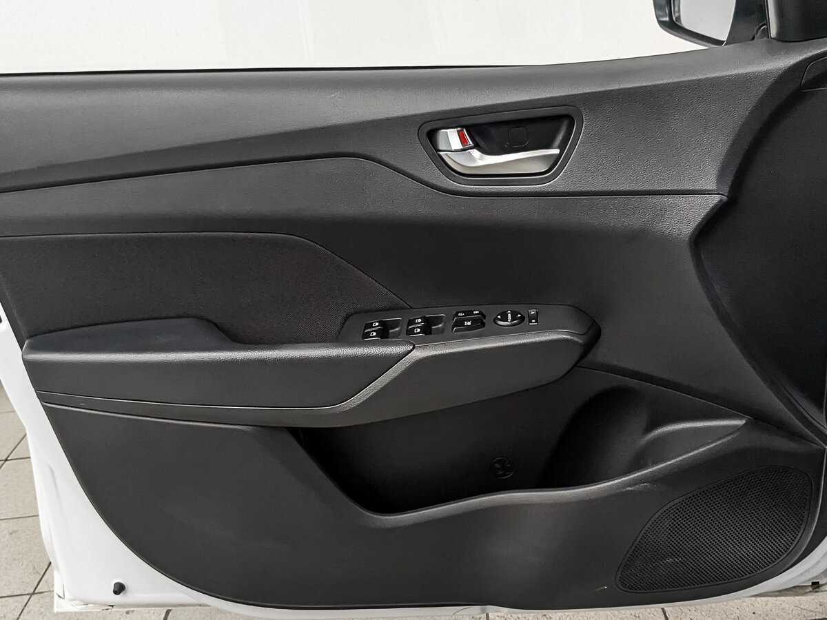 Hyundai Solaris с пробегом — 2021 год. Фото: #18