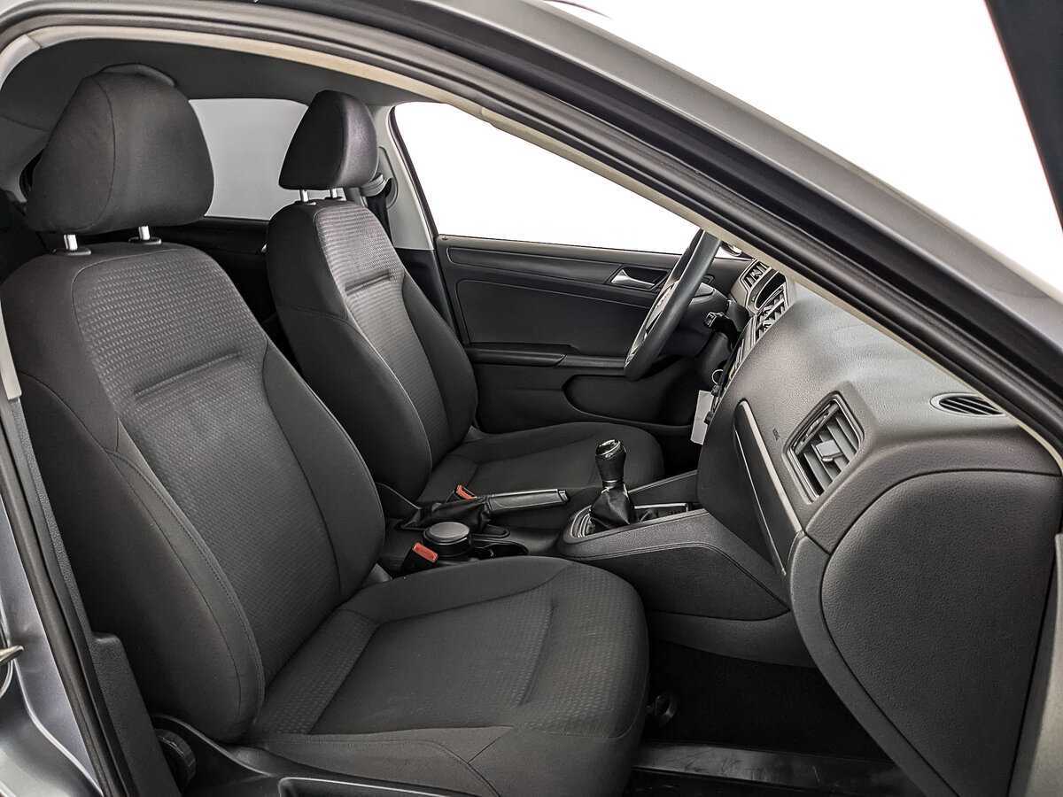 Volkswagen Jetta с пробегом — 2016 год. Фото: #23