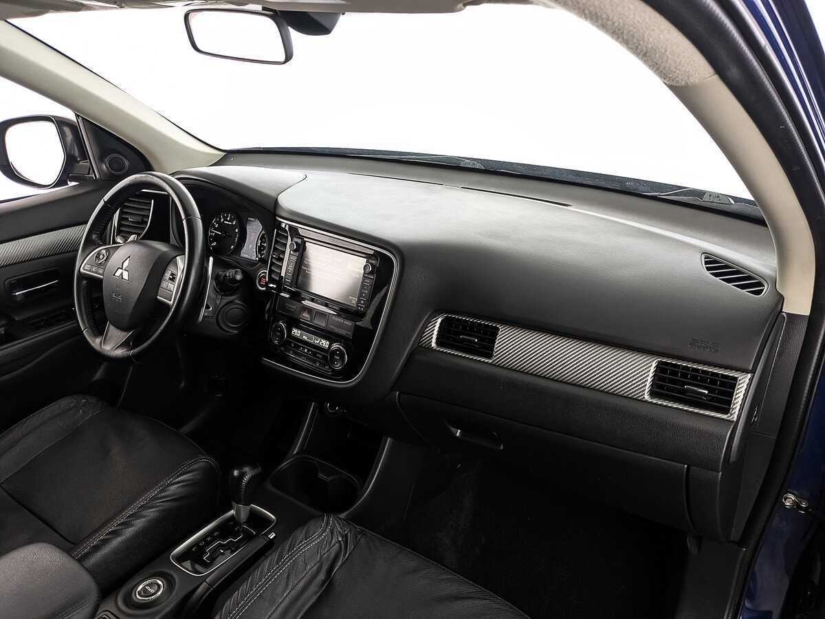 Mitsubishi Outlander с пробегом — 2014 год. Фото: #11