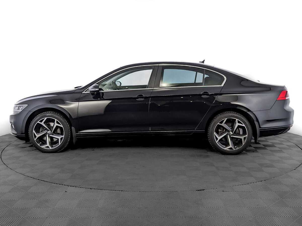 Volkswagen Passat с пробегом — 2021 год. Фото: #7