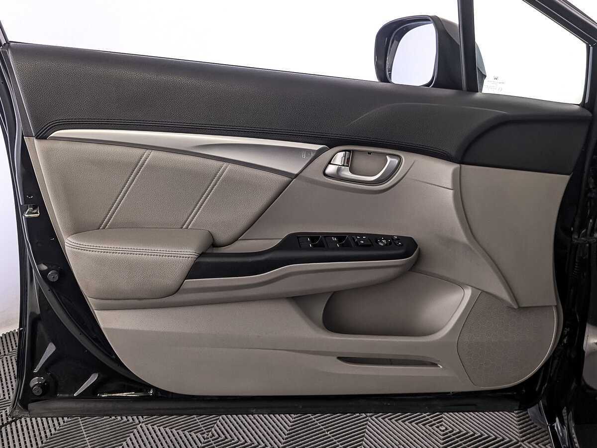 Honda Civic с пробегом — 2013 год. Фото: #17