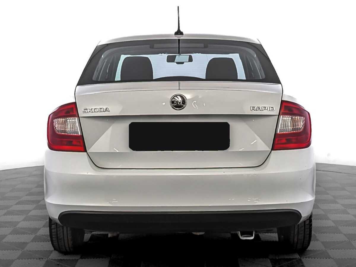 Skoda Rapid с пробегом — 2017 год. Фото: #5