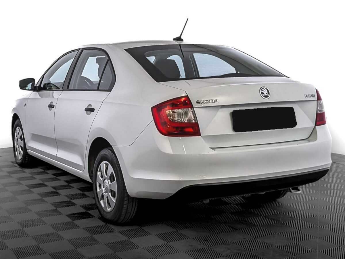 Skoda Rapid с пробегом — 2017 год. Фото: #6