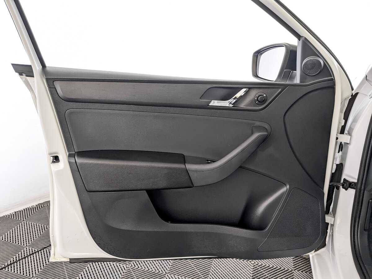 Skoda Rapid с пробегом — 2017 год. Фото: #18
