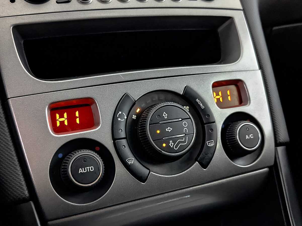 Peugeot 408 с пробегом — 2016 год. Фото: #18