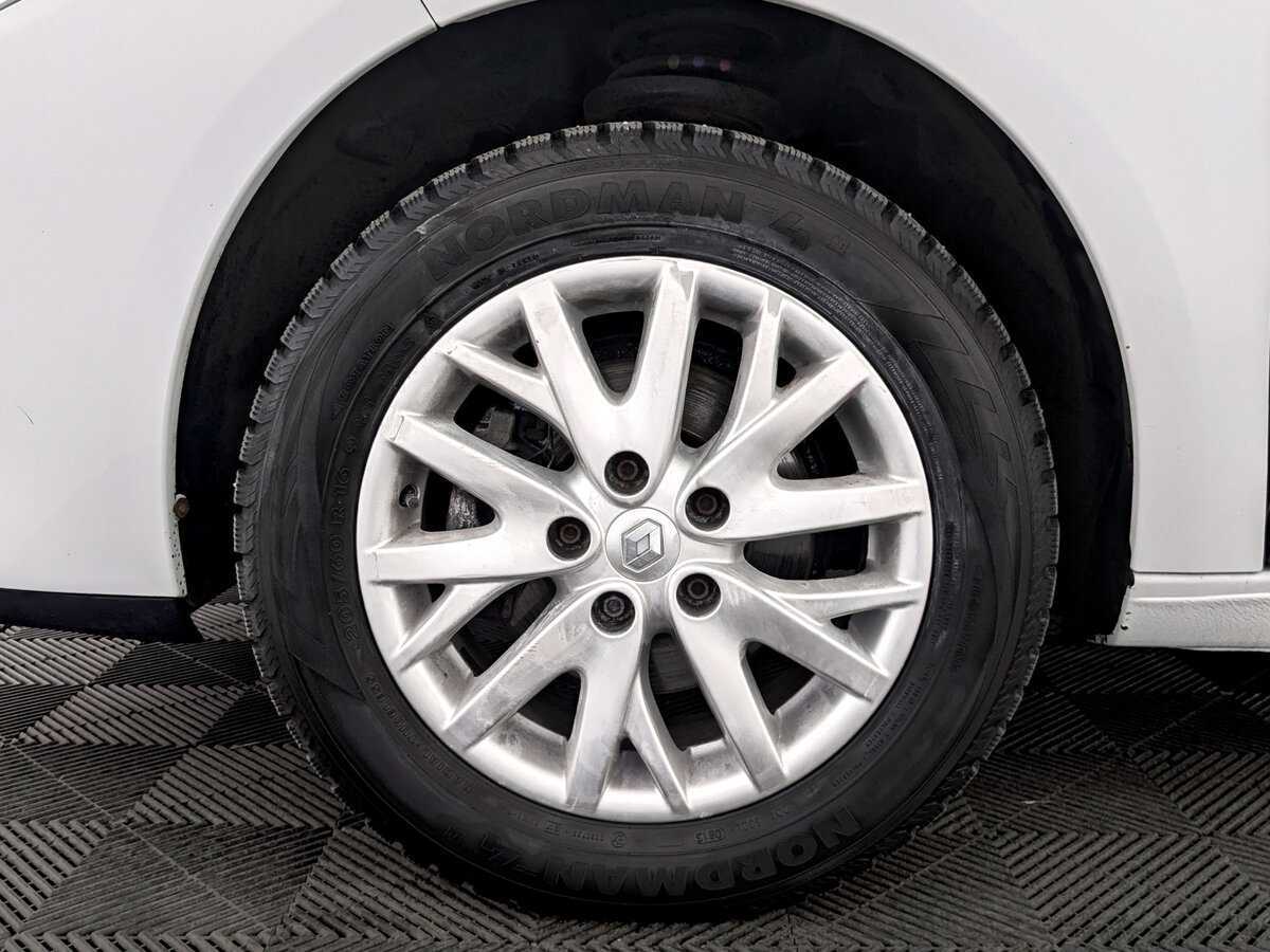 Renault Fluence с пробегом — 2013 год. Фото: #17