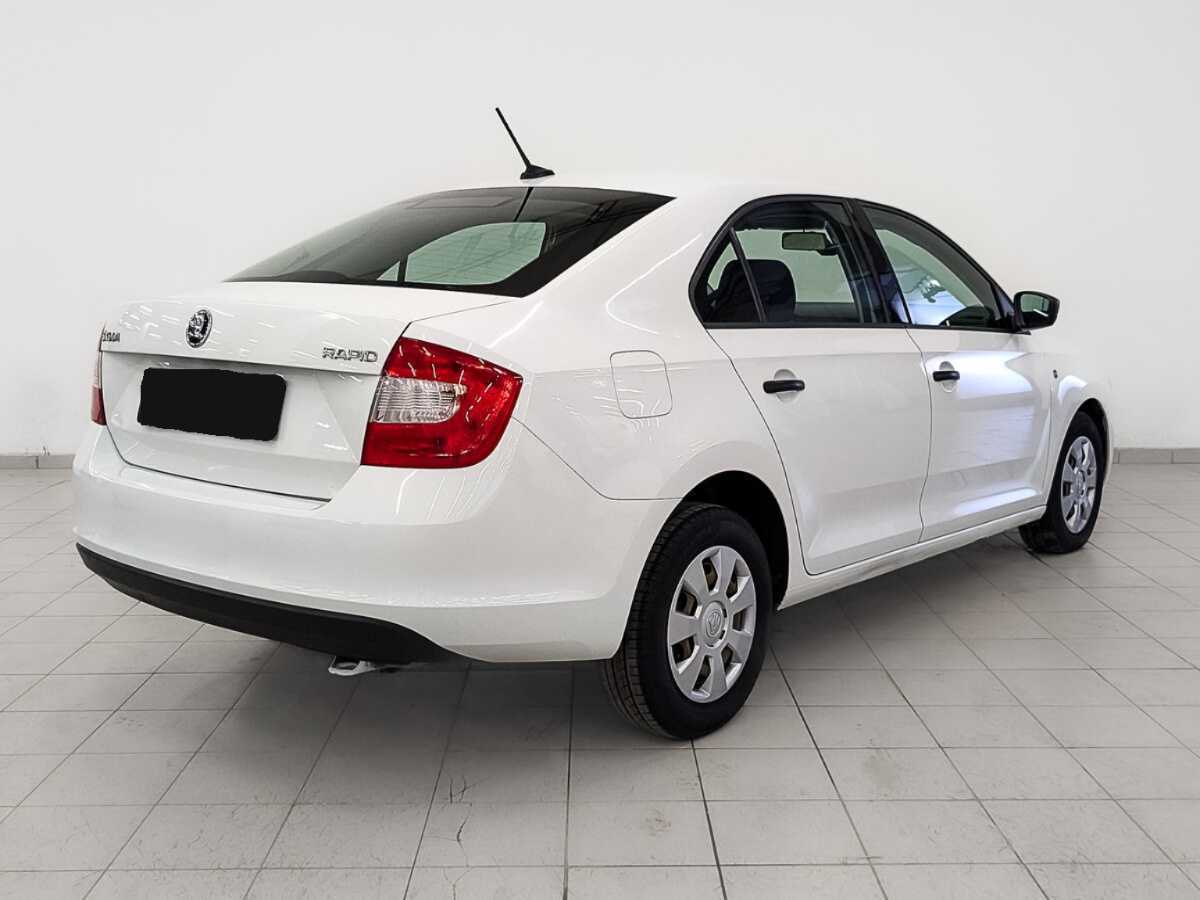 Skoda Rapid с пробегом — 2017 год. Фото: #3