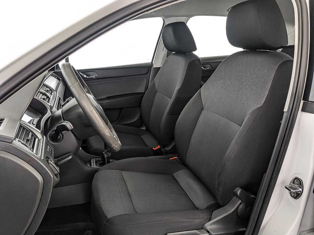Skoda Rapid с пробегом — 2017 год. Фото: #17