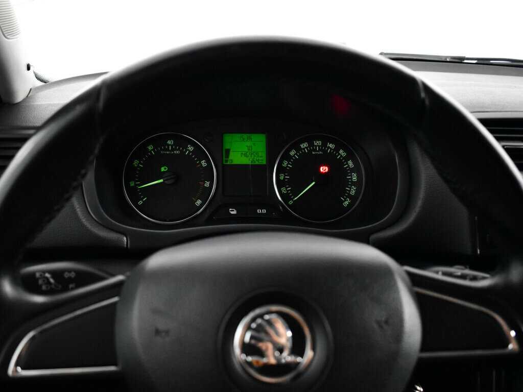 Skoda Fabia с пробегом — 2013 год. Фото: #10