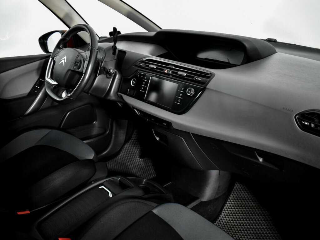 Citroen C4 Picasso с пробегом — 2015 год. Фото: #11