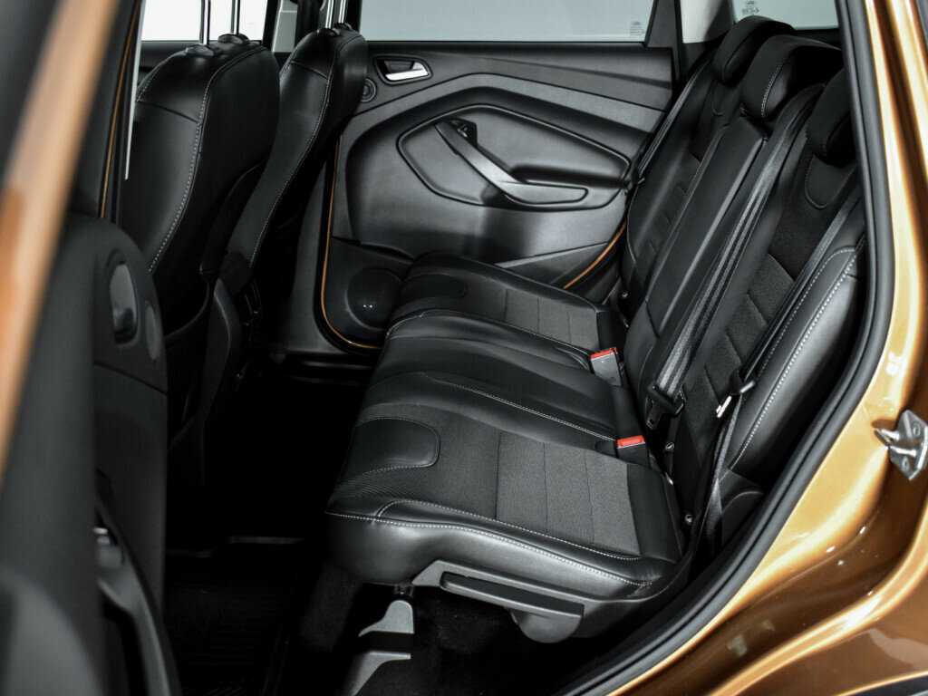 Ford Kuga с пробегом — 2016 год. Фото: #11