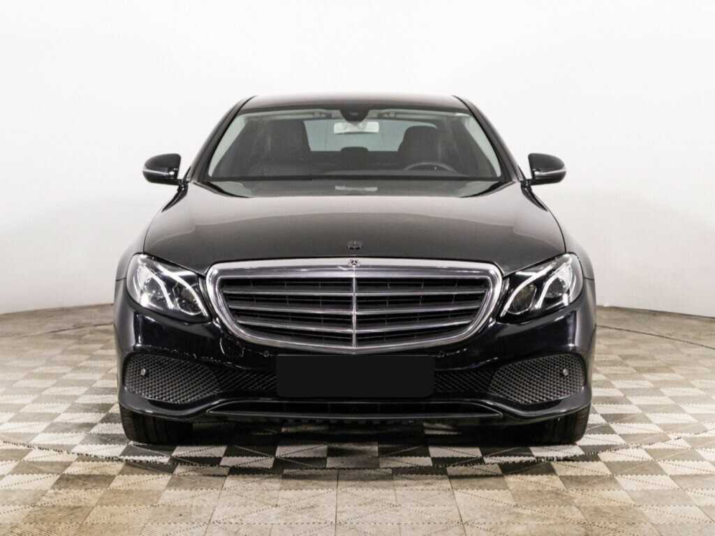 Mercedes-Benz E-Класс с пробегом — 2019 год. Фото: #1