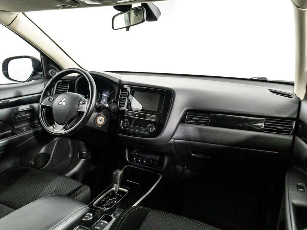 Mitsubishi Outlander с пробегом — 2019 год. Фото: #8